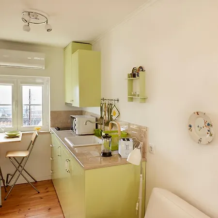 Apartment Alfama Cozy By Get Your