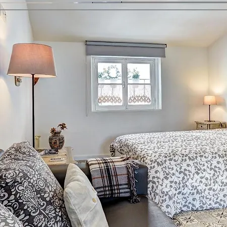 Apartment Alfama Cozy By Get Your Lissabon